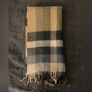 A&F chunky fringe scarf